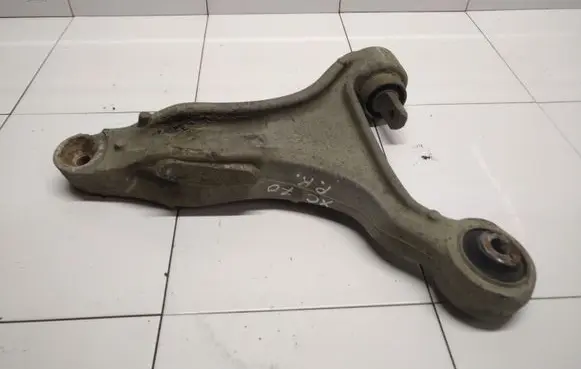 Volvo XC70 Front lower control arm/wishbone