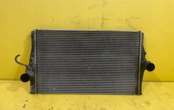 Volvo XC90 Intercooler radiator 8627375