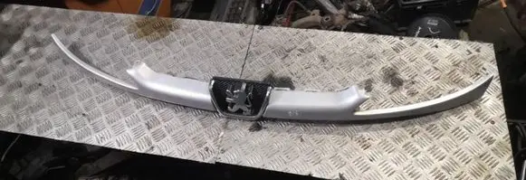 Peugeot 206 Front bumper upper radiator grill