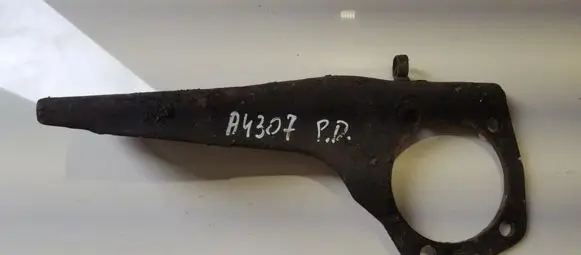 Mitsubishi Pajero Engine mounting bracket