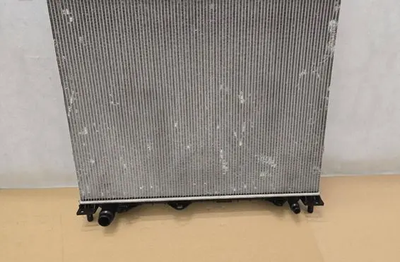 Land Rover Discovery 5 Coolant radiator 214P3A870D FPLA19E839BC