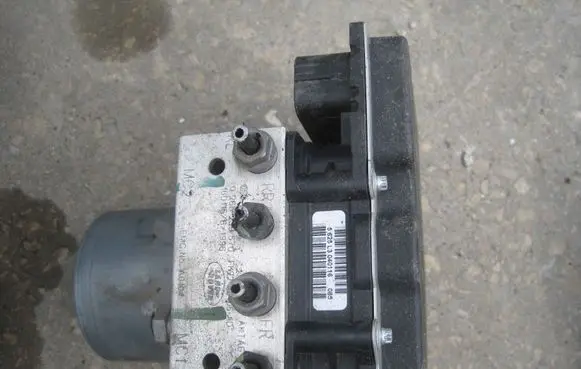 Land Rover Discovery 4 - LR4 ABS Pump FH222C405AD