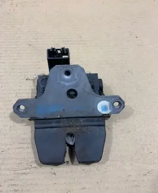 Loading door lock