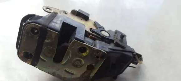 Mazda 626 Rear door lock