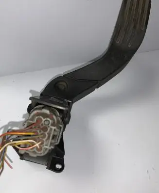 Ford Mondeo MK IV Accelerator throttle pedal 98AB9F836AE D1U7A