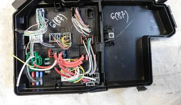 Renault Megane IV Fuse box set 284B51057R