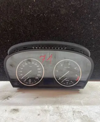 Speedometer (instrument cluster)