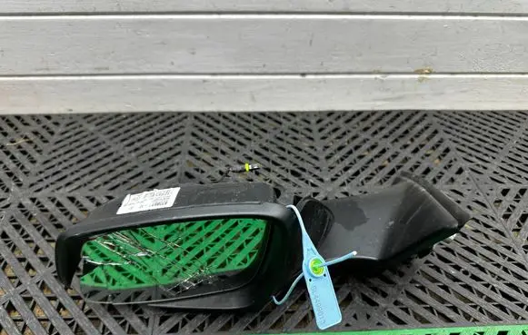 BMW 1 F40 Front door electric wing mirror 8738617