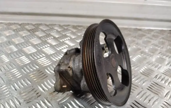 Volvo S40, V40 Power steering pump