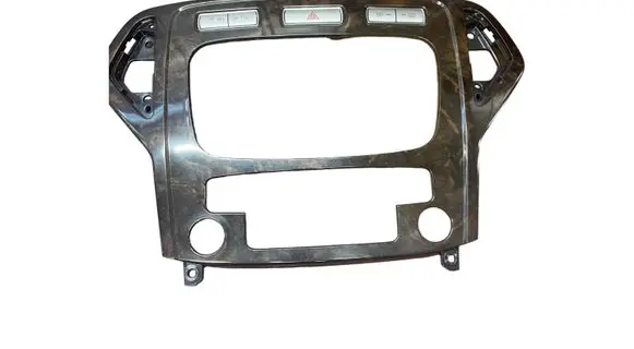Radio/GPS head unit trim