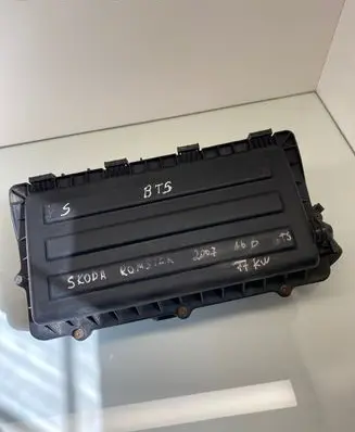 Skoda Roomster (5J) Air filter box 036129620H 036129611CE