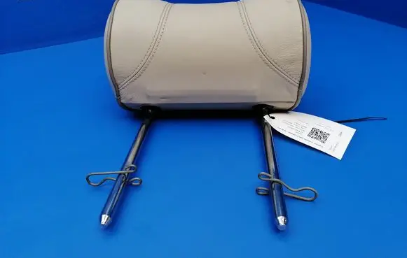 Jaguar XJ X308 Rear seat headrest 