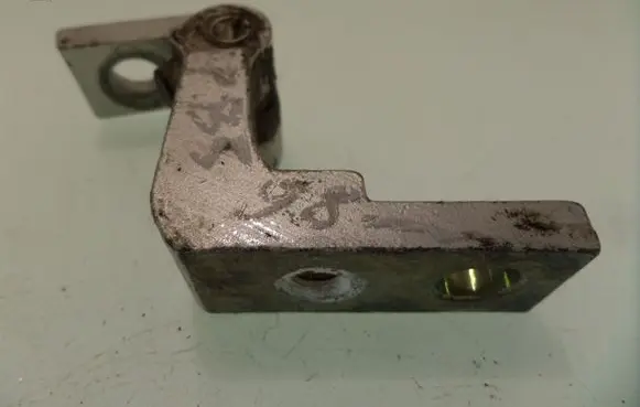 Volkswagen PASSAT B5 Rear door upper hinge