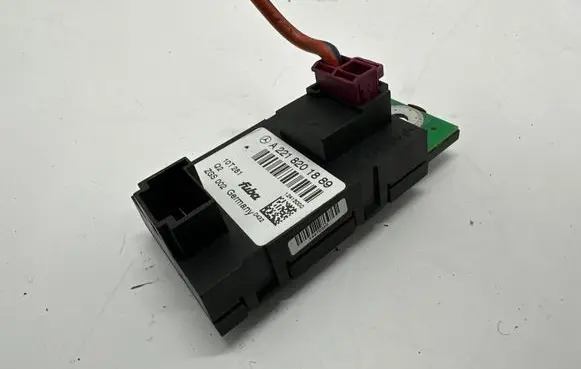 Mercedes-Benz S W221 Aerial antenna amplifier A2218201889