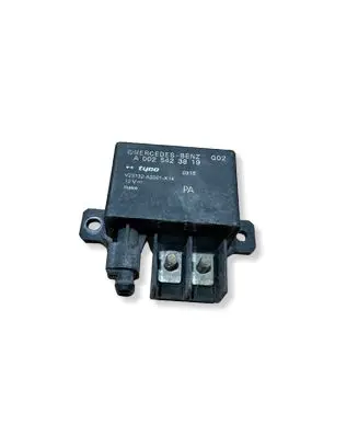 Mercedes-Benz E W211 Charging relay A0025423819 V23132A2001314