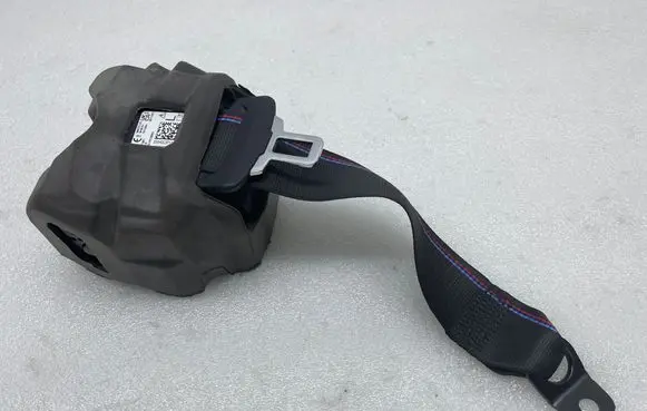 BMW i4 Rear seatbelt 0589P1000277