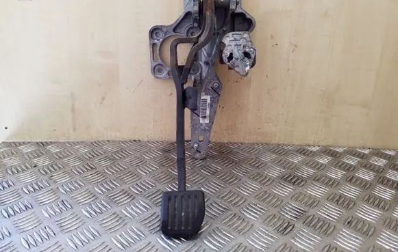 Volvo S80 Brake pedal 31202550