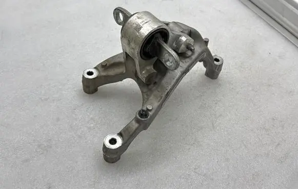 Tesla Model S Engine mounting bracket 113468200C AMX192840002490