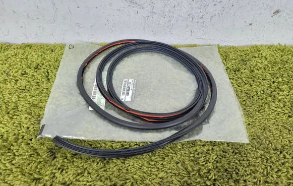 Nissan Cab Star Front windscreen/windshield window 72750-mb40d