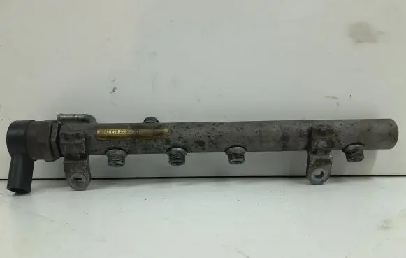 Mercedes-Benz E W212 Fuel distributor A6420702995 1011000070