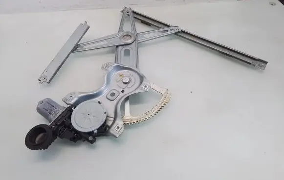 Toyota Auris 150 Front door window regulator with motor 857100D100 973582100
