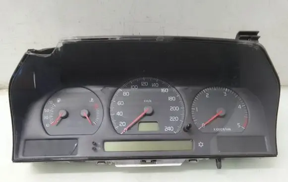Volvo S70 V70 V70 XC Speedometer (instrument cluster) 9168144