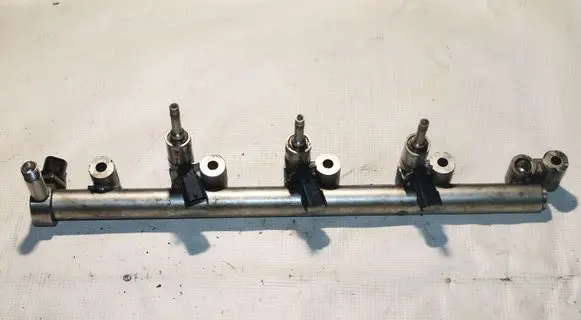 Volvo V60 Fuel distributor AG9G9H487BD