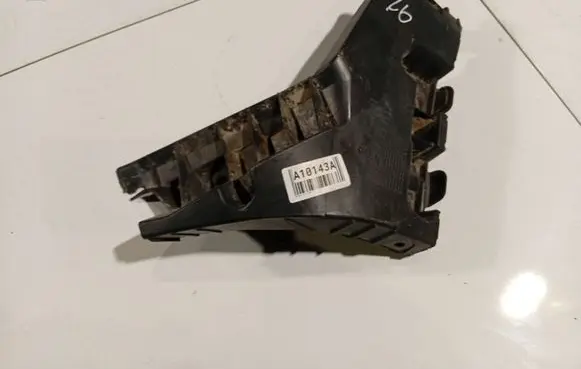 Renault Clio III Rear bumper mounting bracket 8200290037G