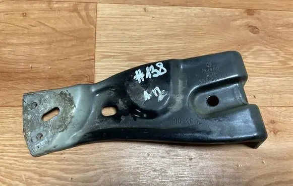 Volkswagen PASSAT B6 Fender mounting bracket 3C0821141