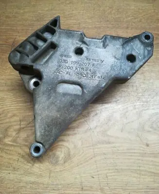 Volkswagen PASSAT B6 Engine mounting bracket 03G199207F