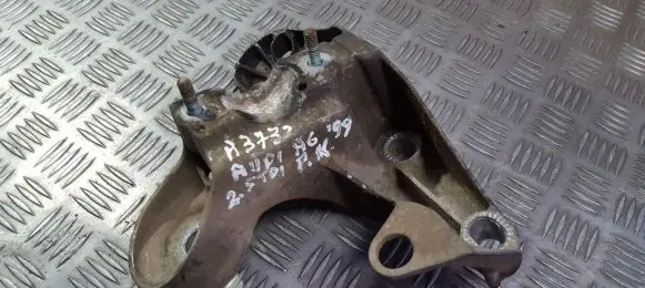 Audi A4 S4 B5 8D Engine mounting bracket 4b0199351