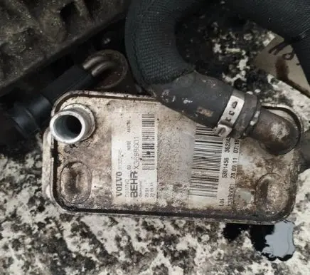 Engine oil radiator