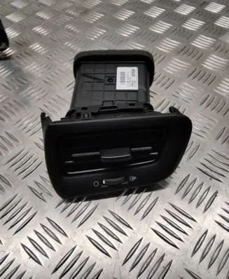 KIA Rio Dash center air vent grill 815C8748