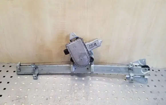 Mitsubishi Pajero Front door window regulator with motor MR436860