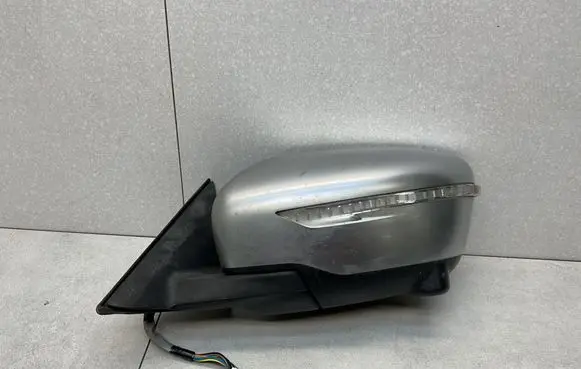 Nissan X-Trail T32 Front door electric wing mirror 