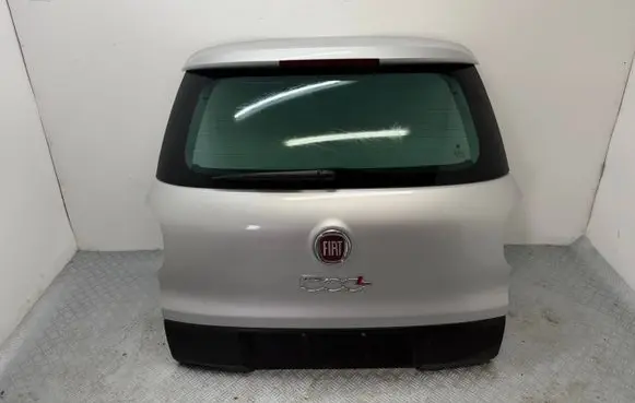 Fiat 500L Tailgate/trunk/boot lid 