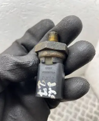 Jeep Grand Cherokee (WJ) Oil pressure sensor 56028807AA 57007
