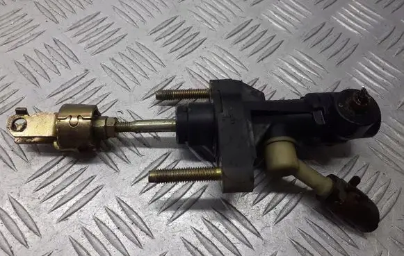 Toyota Yaris Clutch slave cylinder 