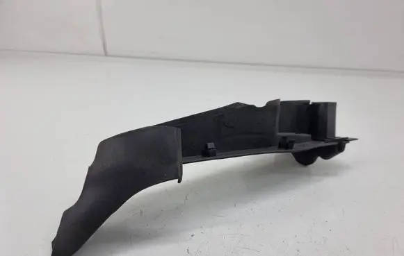 Audi Q7 4M Fender end trim 4M0821169C