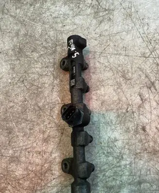 Renault Master III Fuel main line pipe 175215697R