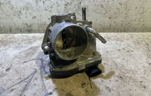 Toyota Yaris Cross Throttle valve 22030F3030 3C23 01529