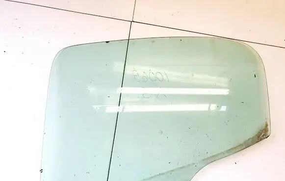 Peugeot 206 Rear door window glass dot39as2m33
