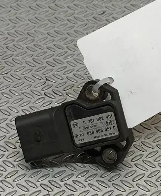 Volkswagen Golf VI Air pressure sensor 038906051C 0281002401 26083AC4