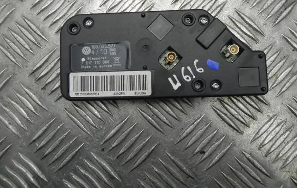 Volkswagen Scirocco Aerial antenna amplifier 1Q0035577 U616