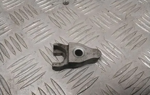 Audi A6 S6 C7 4G Fuel Injector clamp holder 059216K