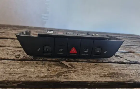Volkswagen New Beetle Hazard light switch