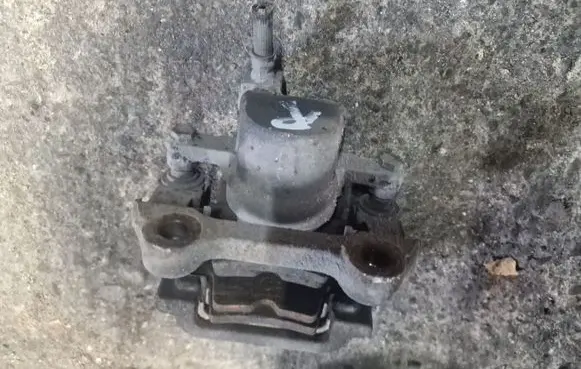 Chrysler 300 - 300C Rear brake caliper