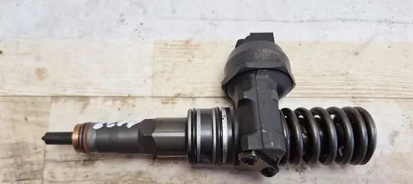 Fuel injector