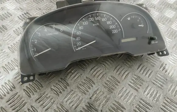 Toyota Avensis Verso Speedometer (instrument cluster) 8380044530