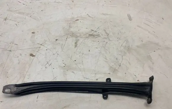 Mercedes-Benz C W204 Engine mounting bracket A2046280124